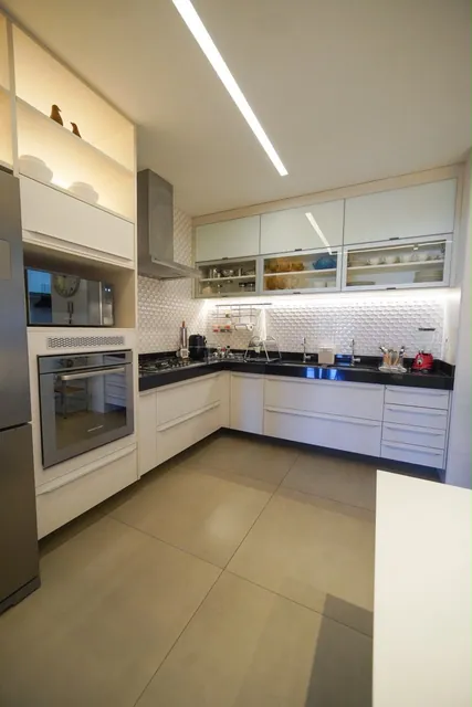 Cozinha com móveis planejados Florense